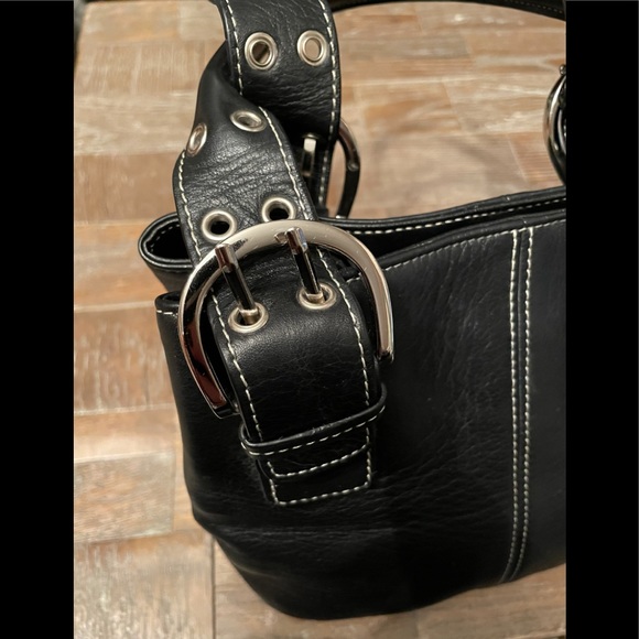 Clarks Pebbled Leather Bucket Bag🖤 - Picture 7 of 12